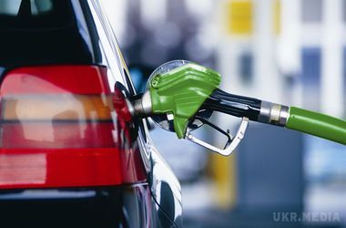 Трохи впали ціни на українських заправках. Бензин, "дизель" і газ трохи подешевшали.