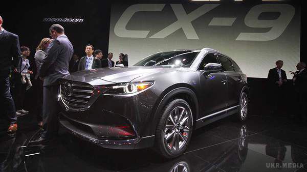 Mazda представила на моторшоу в Лос-Анджелесі кросовер CX-9 нового покоління. Великий вседорожник «Мазди» змінив покоління. 