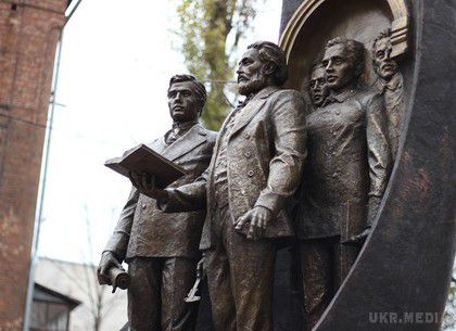  У Харкові відкрили креативний пам'ятник (ФОТО). 18 листопада, у день 130-річчя Національного технічного університету «Харківський політехнічний інститут», на території навчального містечка біля головної алеї вузу урочисто відкрили пам'ятник Першому інженеру.