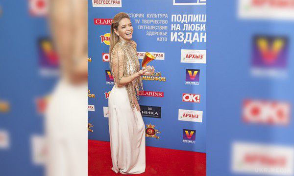 Ані Лорак та Віра Брежнєва отримали в Москві премію Золотий грамофон. Відомі українські співачки Ані Лорак та Віра Брежнєва отримали престижні нагороди.