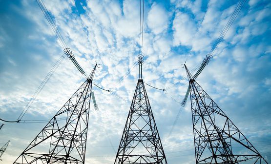 Постачання електрики в Херсонську і Миколаївську області під загрозою. Вимушено зупинені поставки електрики в двох районах Херсонської області. Є загроза постачання електроенергії для 40% споживачів Херсонської та Миколаївської областей.