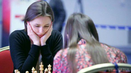 Українські шахістки отримали срібло на чемпіонаті Європи-2015. На рахунку збірної України 15 командних та 27,5 індивідуальних очок.