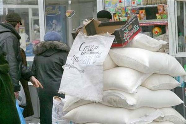 До кінця року ціна цукру в Україні може зрости-хто і до якої позначки підштовхує ціни на цукор. До кінця року ціна цукру в Україні може зрости до 20 грн за кілограм - через те, що цукрові лобісти не дають можливості імпортувати цукор,
