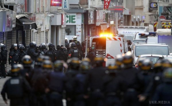На півночі Франції невідомі захопили заручників. У французькому місті Рубе недалеко від Лілля відбувається спецоперація поліції.