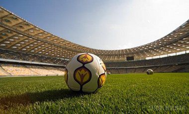 Наступний домашній матч збірна України зіграє без глядачів. УЄФА визначила покарання за поведінку вболівальників під час матчу Україна-Іспанія 12 жовтня 2015 року.
