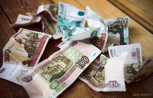 У Москві грабіжники винесли із квартири бізнесмена сто мільйонів. У Москві злочинці з квартири бізнесмена вкрали готівку у різній валюті на загальну суму понад ста мільйонів рублів.