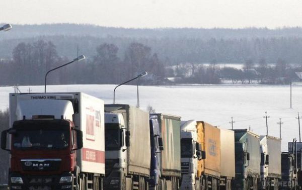 На в*їзді в Росію заблоковані близько 1250 вантажівок з товарами з Туреччини. На кордоні РФ заблокували 1250 вантажівок з товарами з Туреччини
