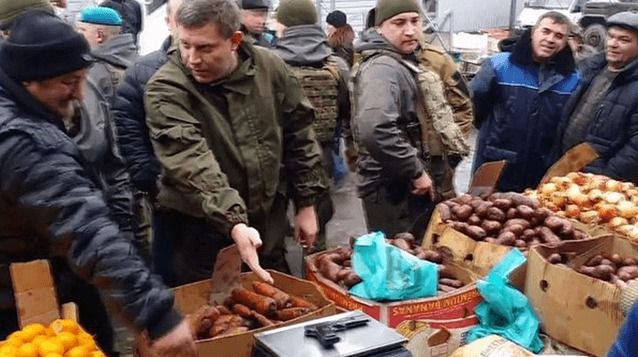 Захарченко з пістолетом на ринку в Донецьку встановив "справедливість". Замальовка з життя "Новоросії.