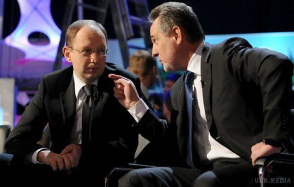 Фірташ передрік швидку відставку Арсенія Яценюка. Заявивши що український уряд є "політичним банкрутом".