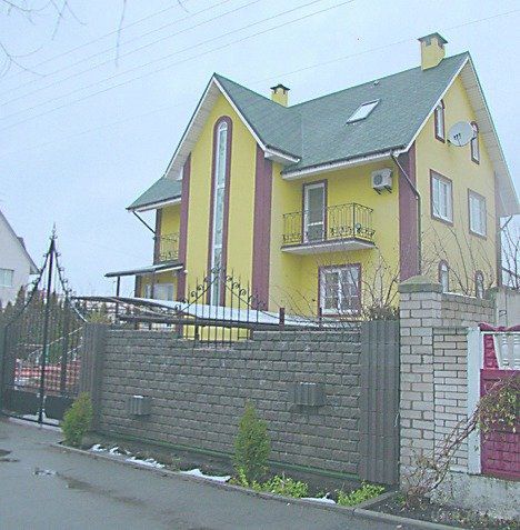 Журналісти у мережі показали найшикарніші маєтки українських чиновників (фото). Список найдорожчих особняків склали журналісти.