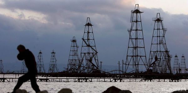 На нафтовій платформі в Каспійському морі пожежа: десятки загиблих. На нафтовій платформі Азербайджану в Каспійському морі сталася пожежа, внаслідок якої загинули 32 людини.