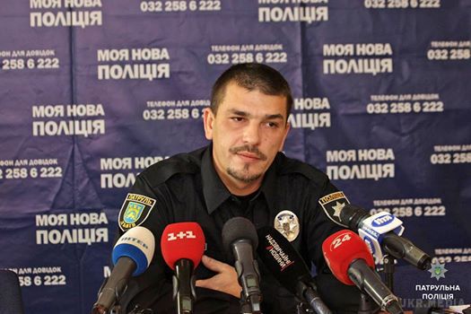 Шефом патрульної поліції Львова призначений учасник АТО Антон Пузиревский. Сьогодні відбувся перший брифінг нового керівника патрульної поліції Києва.