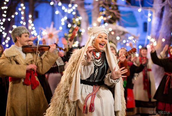 Співачка Тіна Кароль стала головною героїнею новорічного мюзиклу. Артистка у мюзиклі перевтілилася у справжню берегиню українських традицій і турботливу маму, 