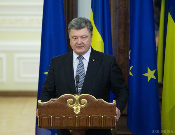 Порошенко заявив про готовність підтримати Коаліцію у Сирії. Україна готова надавати підтримку антитерористичної коаліції, здійснює операцію у Сирії.