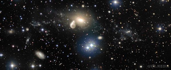Дуже Великий Телескоп зняв наслідки космічного зіткнення (фото). Серед "осколків" краху розташувалася молода карликова галактика.