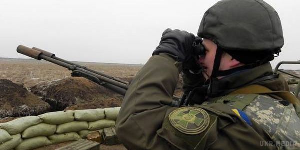 Активізація бойовиків: обстріли сил АТО тривають . Протягом ночі бойовики більше 30 разів порушили перемир'я на Донбасі.