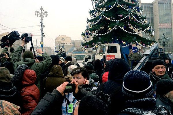 У Москві розігнали "Марш змін" (ФОТО). Спроба російської опозиції зазначити сьогодні, 12 грудня, День конституції своєї держави "Маршем змін", на якому вимагали відставки Володимира Путіна, закінчилася масовими затриманнями.