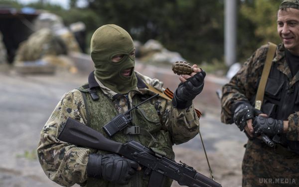 На окупованому Донбасі бойовики пішли на хитрість. В зоні АТО за вказівкою командування Збройних сил РФ бойовики підривають місця старих місць розривів мін і снарядів, видаючи це за обстріл з боку українських