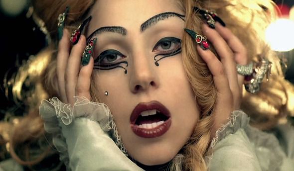 Американська співачка Lady Gaga розповіла про зґвалтування в 19 років. 29-річна американська співачка Lady Gaga на презентації документального фільму The Hunting Ground розповіла про те, як згвалтування вплинуло на її життя.
