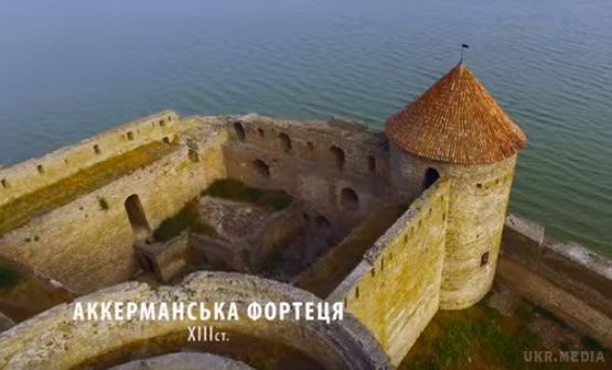 Мандрівники зняли найкрасивіші замки України з висоти пташиного польоту (ВІДЕО). Топ-9 замків і фортець країни.