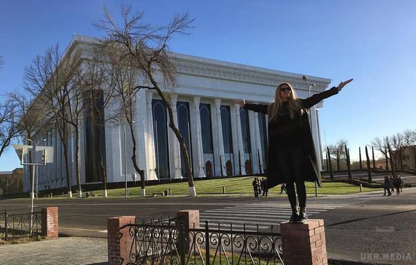 Віра Брежнєва хітами підірвала Ташкент (ФОТО, ВІДЕО). 15 грудня українська поп-співачка Віра Брежнєва виступила в Ташкенті (Узбекистан) у палаці Істіклол . 