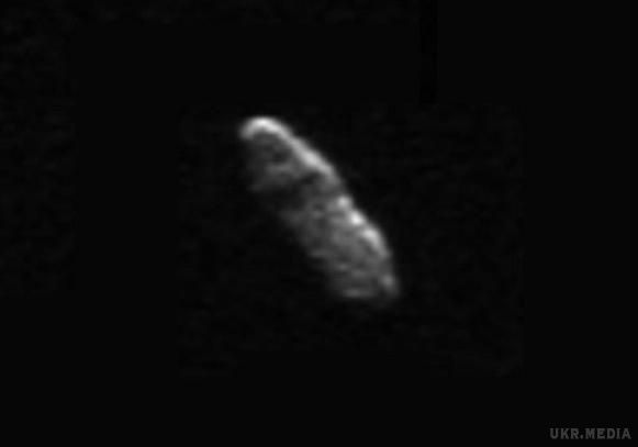 Напередодні Різдва до Землі наближається величезний астероїд. Астрономи ще з 2003 року спостерігають за великим астероїдом під назвою 2003 SD220. 