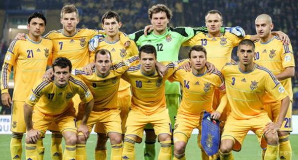 Скільки отримає збірна України за участь на Євро-2016. Виконком УЄФА затвердив підвищення призових для 24 збірних Євро-2016.
