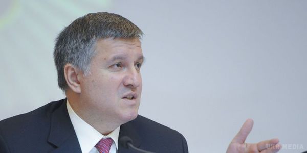 До чого призведе відставка уряду - Аваков. Глава МВС Арсен Аваков вважає, що якщо зараз відправити уряд у відставку, то це може спричинити політичну кризу в державі.