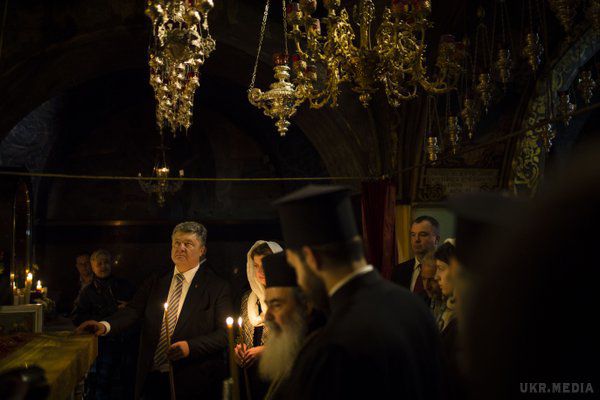 Порошенко зустрівся з Патріархом Єрусалимським (фото). У рамках державного візиту до Ізраїлю Президент України відвідав Єрусалим.