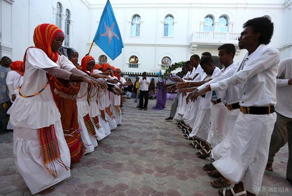 Сомалі стала четвертою країною світу, де заборонено відзначати Різдво. Влада країни вважає, що не можна допускати святкування християнського свята в ісламській державі.