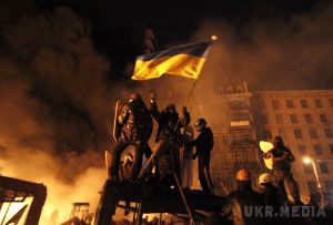  Донбас, Крим, тримайтеся! У наступному році ми всі будемо під нашим прапором!. Політичний експерт і блогер Олег Паламар підсумував останні події 2015 року, і висловив надію, що в наступному році Донбас і Крим повернуться до складу України.