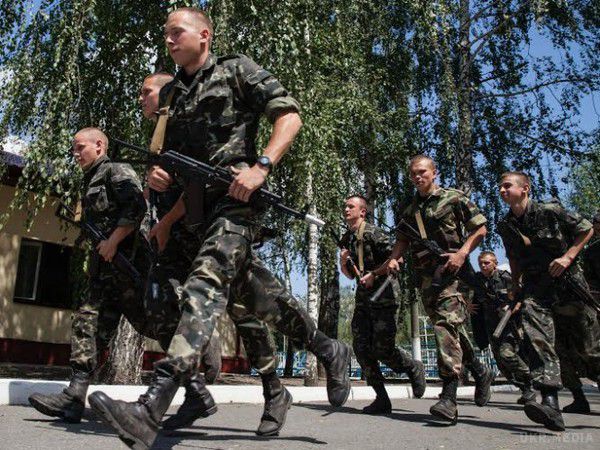 17-річних юнаків поставлять на військовий облік. Тільки в Харківській області з 2 січня до 30 березня понад 8 тисяч осіб викличуть у військкомати.
