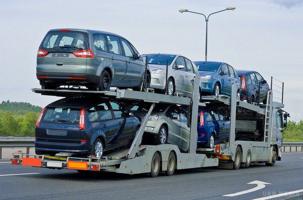 З 1 січня в Україну заборонили імпортувати машини які не відповідають екологічним вимогам стандарту Євро-5..  В Україну заборонено ввозити автомобілі, віком понад 5 років.