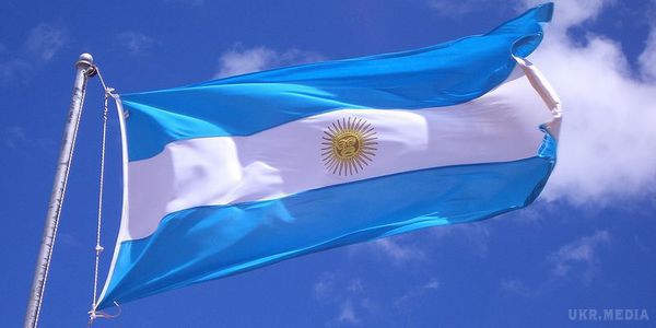 Аргентина заявила про бажання повернути Фолклендські острови. Аргентина закликала Великобританію до переговорів щодо Фолклендських островів.