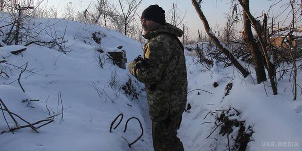 Бойовики у Святвечір накрили вогнем позиції бійців АТО з гранатометів. Бойовики з півночі 21 раз обстріляли позиції українських сил в зоні проведення антитерористичної операції.