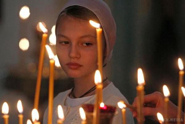 Масово переходять Українці з церков московського патріархату у київський. Жодного тиску з боку влади на вірян немає.