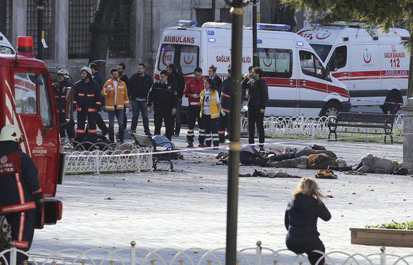 Вибух у центрі Стамбула: є жертви, безліч поранених. За інформацією місцевих ЗМІ, в результаті вибуху постраждало багато людей.