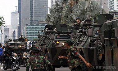 В центрі Джакарти пролунали нові вибухи. Нахабство атак в столиці Індонезії змушує припустити, що в країні з'явився новий різновид воєнізованих угруповань