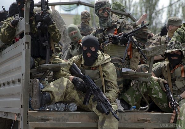 У штабі АТО назвали, скільки російських солдатів воюють проти українців на Донбасі. На Донбасі силам АТО протистоїть угрупування чисельністю близько 40 тисяч бойовиків, 7000 з яких - регулярна армія РФ