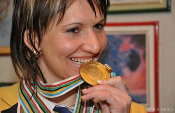 Українці в драматичній боротьбі здобула "золото" Кубка світу з біатлону. Заключна стійка була у Олени Підгрушної просто чудовою і 9 секунд виявилося достатньо для "золота".