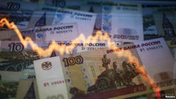 Російський рубль обвалився до історичного мінімуму. Сьогодні під час торгів на Московській біржі курс російського рубля впав до історичного мінімуму за 17 років - 78,69 рублів за 1 долар, 