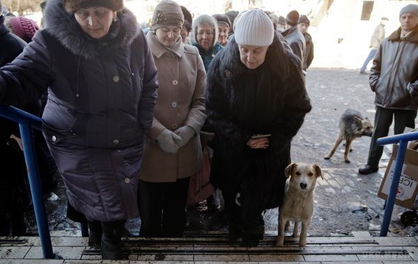  Виділяти гроші жителям Донбасу кабмін передумав. Уряд передумав виділяти непідконтрольній частині Донбасу майже 50 мільйонів гривень допомоги.