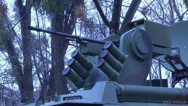 В Україні взяли на озброєння бронеавтомобіль "Тритон". Головною родзинкою "Тритона" є наявність комплексу наземної розвідки "Джеб"
