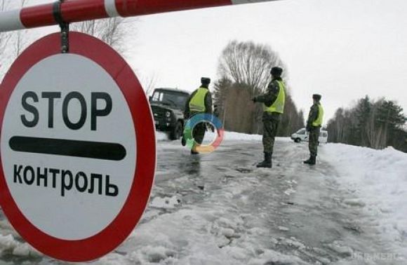 Польські прикордонники затримали мешканців Домбаса які намагалися дістатися до однієї з країн ЄС. Українські та польські прикордонники у результаті спільних дій затримали трьох чоловіків, які в обхід пункту пропуску незаконним шляхом намагалися дістатися до однієї з країн ЄС.