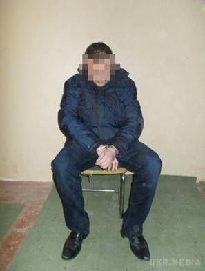  СБУ викрила у Луганській області поліцейського, який працював на ФСБ (відео). За фактом викриття зради правоохоронця розпочато кримінальне провадження.
