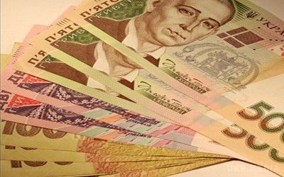 В Україні середня зарплата  в грудні склала 5,23 тис грн. У порівнянні з груднем 2014 року середня зарплата зросла на 30,4%