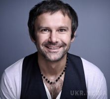 Святослав Вакарчук йде в президенти. Український музикант, фронтмен гурту Океан Ельзи Святослав Вакарчук на цьому тижні наполохав усю країну. Коли Президент України Петро Порошенко вручав співакові орден Свободи, то Вакарчук висловив йому своє невдоволення владою.