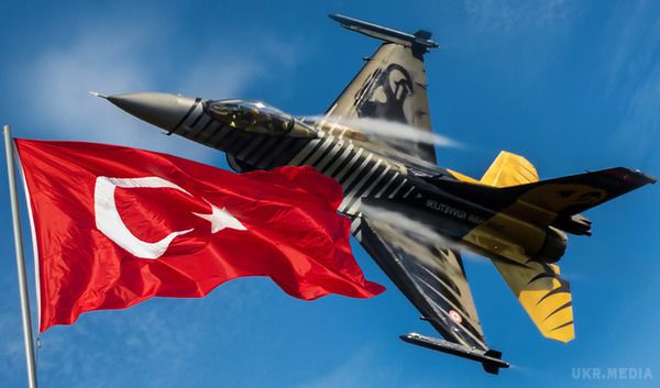 У ВПС Туреччини оголошено "помаранчевий" рівень тривоги. ВВС приведені в повну готовність у зв'язку з порушенням повітряного простору країни російським військовим літаком СУ-34.