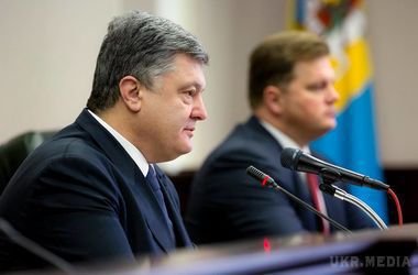 Порошенко виступив проти ідеї відгородитися від Донбасу. Президент України Петро Порошенко виступив проти ідеї відгородитися від окремих районів Донецької та Луганської областей.