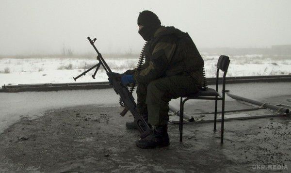 Протягом дня бойовики 38 раз обстріляли опорні пункти ЗСУ, неспокійно було в районі Гнутово - штаб. Протягом дня незаконні збройні формування самопроголошеної «ДНР» 38 раз обстріляли позиції Збройних Сил України.